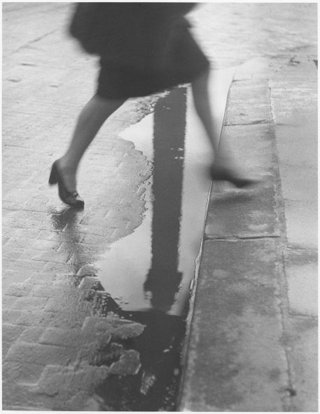 willy-ronis-place-vendc3b4me-paris-1947-ministc3a8re-de-la-culture-mc3a9diathc3a8que-de-le28099architecture-et-du-patrimoine-dist-rmn-gp-c2a9-donation-willy-ronis-457x590