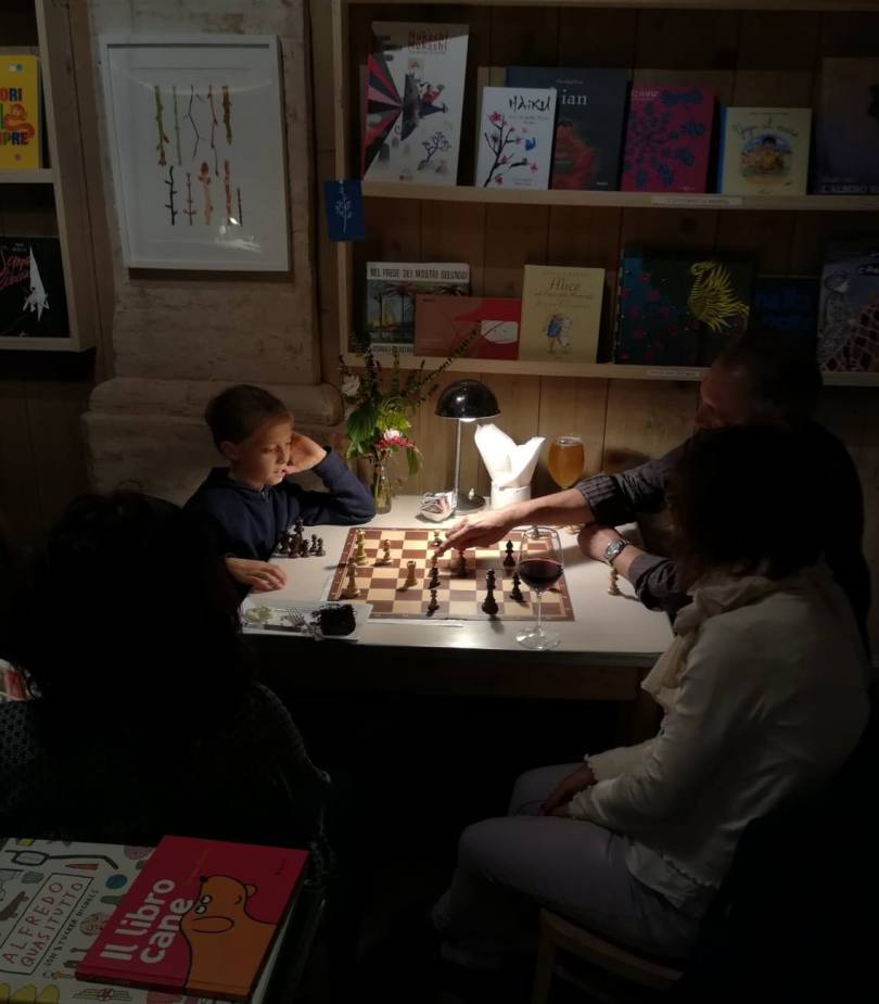 43878826_692397234460002_3734658253544488960_o