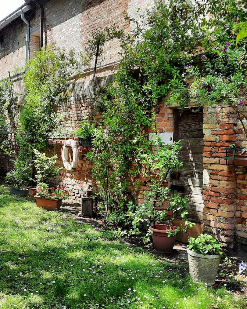 Dettagli della corte interna dell'atelier